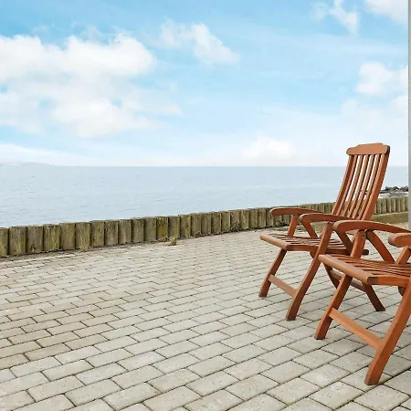 Seaside Escape In Hvalpsund - By Traum Sundsore