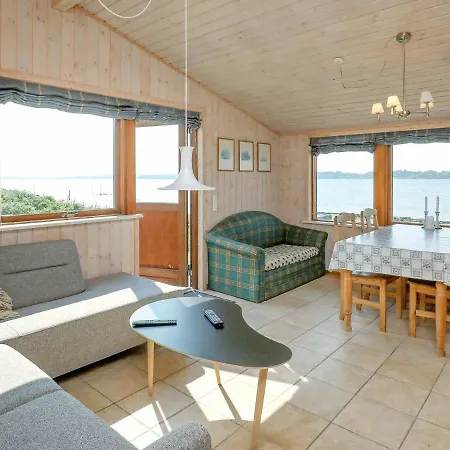 Seaside Escape In Hvalpsund - By Traum