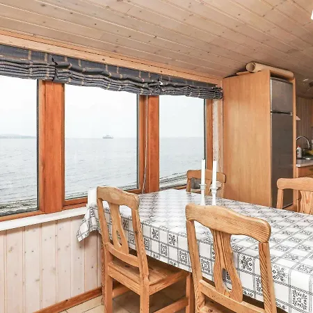 Seaside Escape In Hvalpsund - By Traum Sundsore
